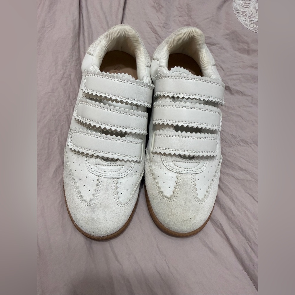 White Sneakers - Silent D, Seena